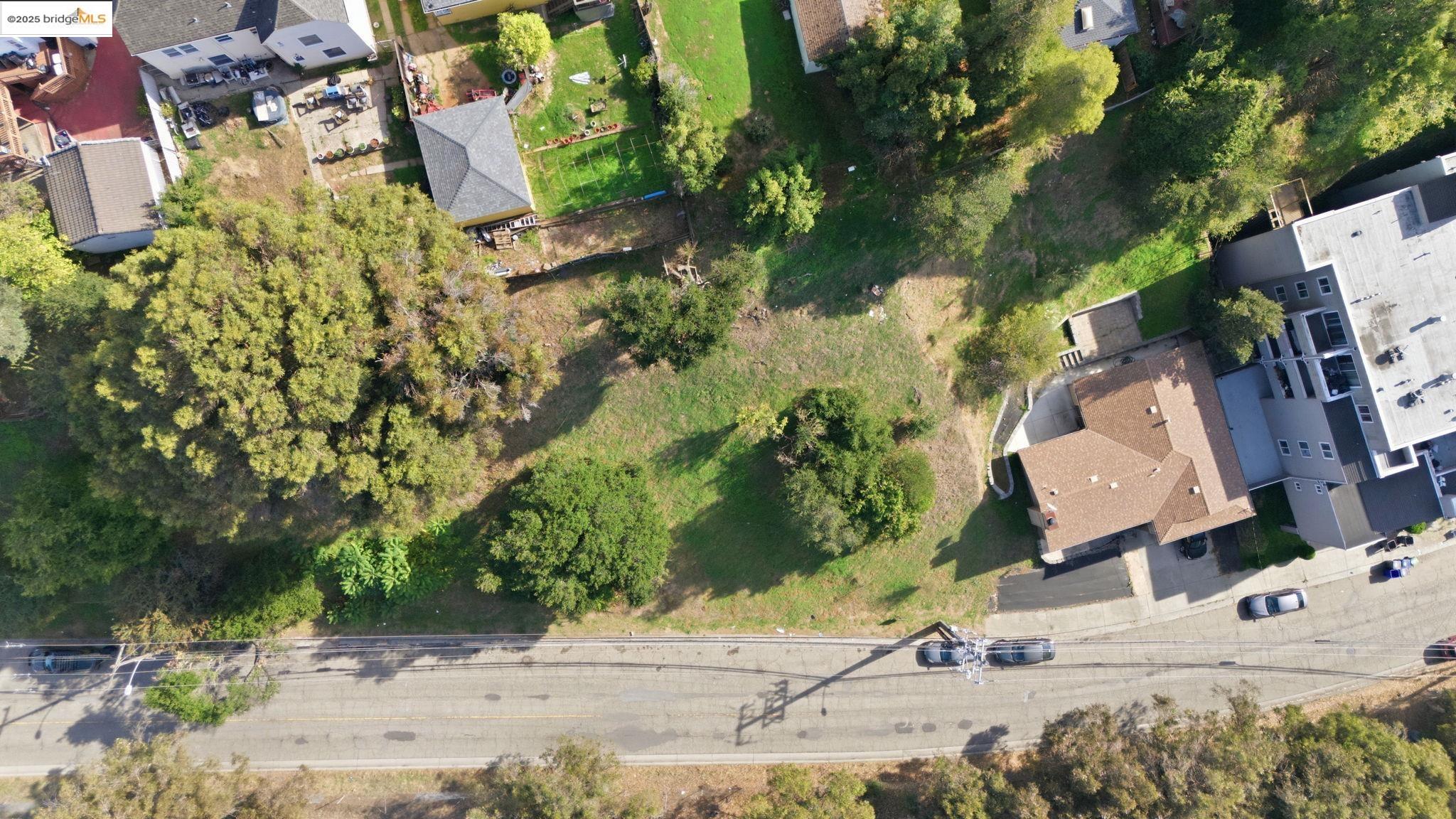 Land in Oakland 5