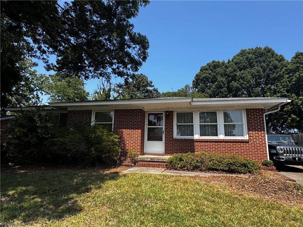 Meadowview Rd, Greensboro, NC 27403