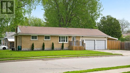 75 Albert St, Cambridge, ON, N1R3N3 | Card Image
