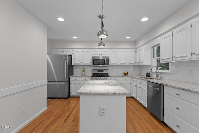 10-web-or-mls-2N6A3494 | Image 13
