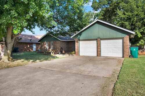 133 Pawnee Pl, Yukon, OK, 73099-6612 | Card Image