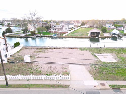 62 Alhambra Rd, Massapequa, NY, 11758-6605 | Card Image