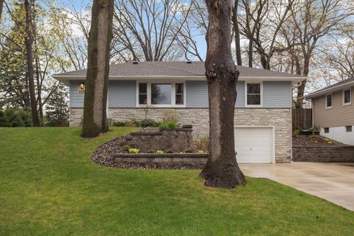 5045 Red Oak Dr, Mounds View, MN, 55112-4849 | Card Image