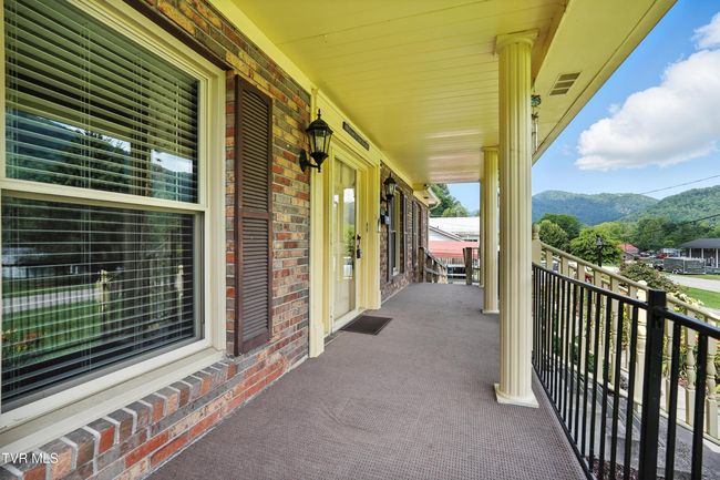 1710 Shawnee Ave E, House other with 4 bedrooms, 2 bathrooms and null parking in Big Stone Gap VA | Image 7