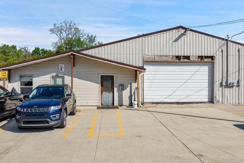 2155 Delhi St Ne, Holt, MI, 48842-6020 | Card Image