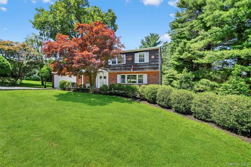5 Powder Horn Way, Tarrytown, NY, 10591-6505 | Card Image