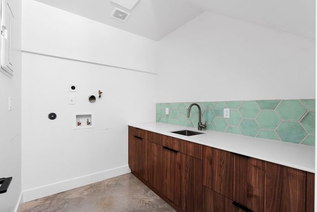 1B - 4022 Valley View Rd, Condo with 3 bedrooms, 4 bathrooms and 3 parking in Austin TX | Image 17