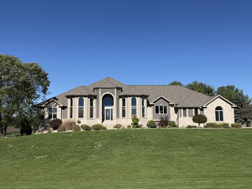 37868 Nettle Way Ct, Summit, WI, 53066-8634 | Card Image