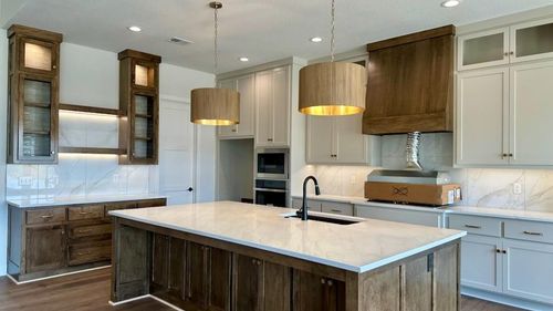 17408 Parkhill St, Overland Park, KS, 66221-2563 | Card Image