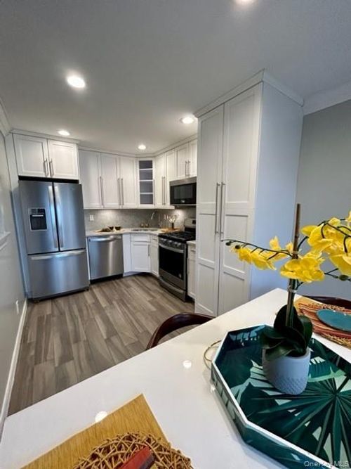 i5526-100 Terrace Rd, Bayport, NY, 11705-1515 | Card Image