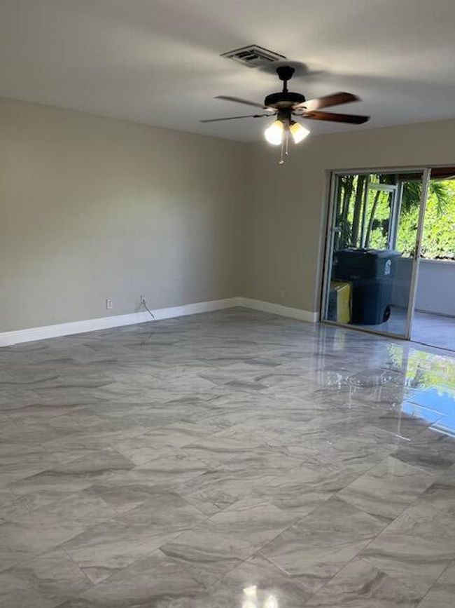 9826 Kamena Cir, Condo with 3 bedrooms, 3 bathrooms and null parking in Boynton Beach FL | Image 13