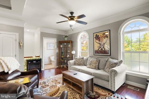 16061 Pitner St, HAYMARKET, VA, 20169-4955 | Card Image