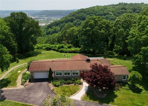 3901 Beaumont Dr, Weirton, WV, 26062-5240 | Card Image