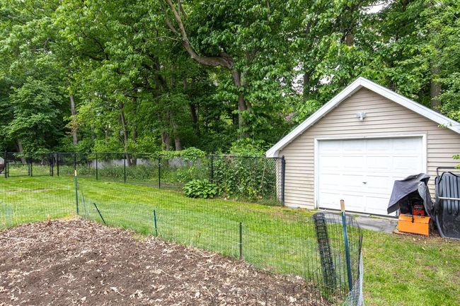11 Meadowbrook Court, House other with 5 bedrooms, 5 bathrooms and null parking in GRAND CHUTE WI | Image 4