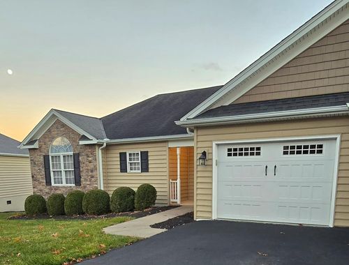 109 Portage Pl, Bluefield, WV, 24701-8936 | Card Image