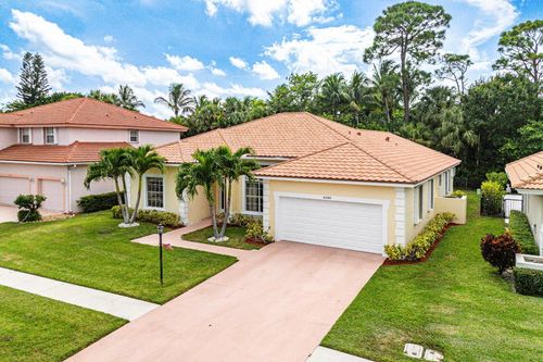 9043 Cypress Hollow Dr, Palm Beach Gardens, FL, 33418-4523 | Card Image