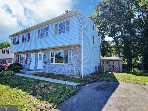 530 E Linden St, FLEETWOOD, PA, 19522-1618 | Card Image