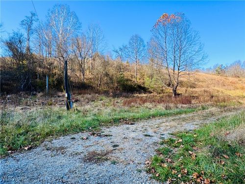 2043 Southern Rd, Norwich, OH, 43767-9703 | Card Image