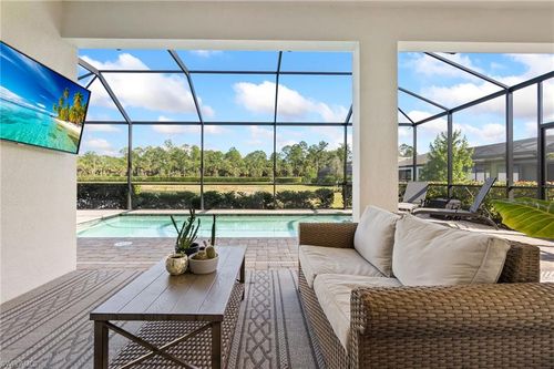 10494 Ventana Ln, NAPLES, FL, 34120-2490 | Card Image