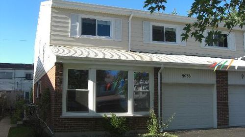 9038 Hollyberry Ave, Des Plaines, IL, 60016-4217 | Card Image