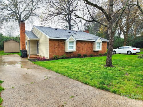 8635 Crows Nest Ln, Charlotte, NC, 28226-4694 | Card Image