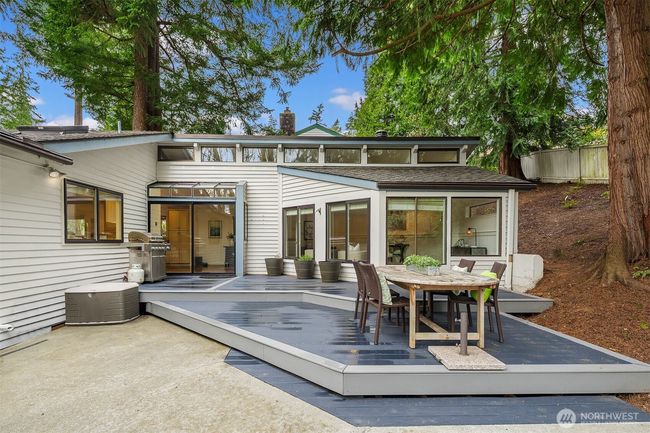8475 Se 45 Th St, House other with 4 bedrooms, 3 bathrooms and 2 parking in Mercer Island WA | Image 27