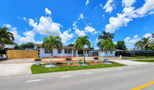120 S 56th Ave, Hollywood, FL, 33023-1404 | Card Image