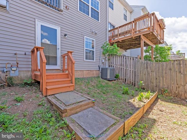 22937 Whitehall Ter, Townhouse with 4 bedrooms, 3 bathrooms and null parking in STERLING VA | Image 25