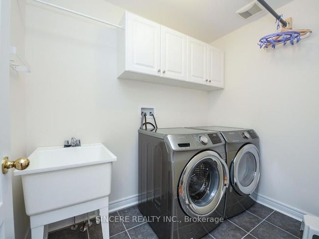 74 Paper Mills Cres, House attached with 3 bedrooms, 3 bathrooms and 1 parking in Richmond Hill ON | Image 19