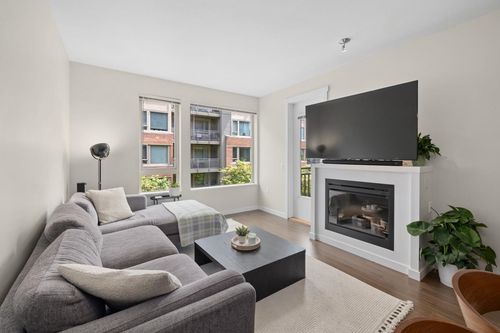 304-139 W 22nd St, North Vancouver, BC, V7M0B5 | Card Image