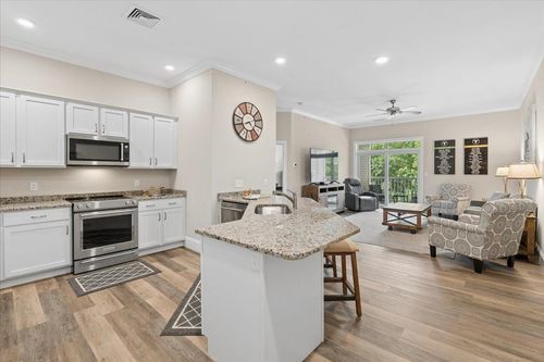 406-2 Henry David Dr, Nashua, NH, 03062-1950 | Card Image