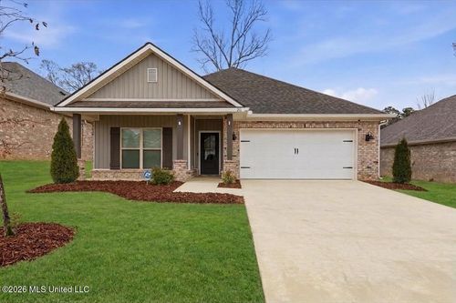 211 Serenity Lake Dr, Pearl, MS, 39208-1202 | Card Image