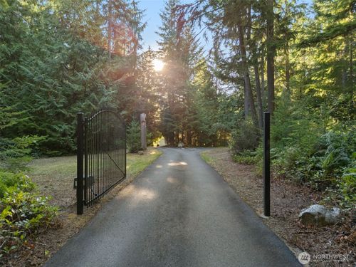 10500 Banner Rd Se, Olalla, WA, 98359-8603 | Card Image