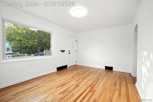 7445 Rockdale, Redford, MI, 48239-1018 | Card Image