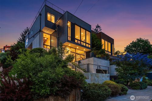 431 26th Ave E, Seattle, WA, 98112-4728 | Card Image