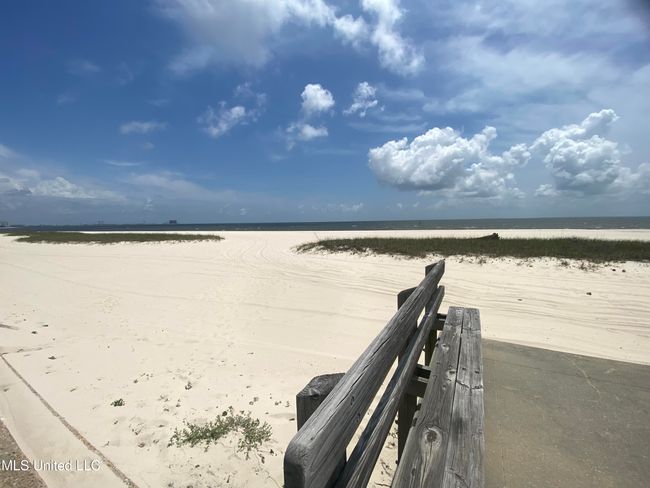 beach at end of street | Image 7