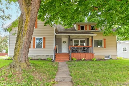 8427 State Rd, Millington, MI, 48746-9445 | Card Image