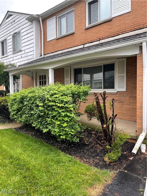 c4-4726 Walford Rd, Warrensville Heights, OH, 44128-5188 | Card Image
