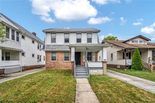 1561 E 204th St, Euclid, OH, 44117-1403 | Card Image