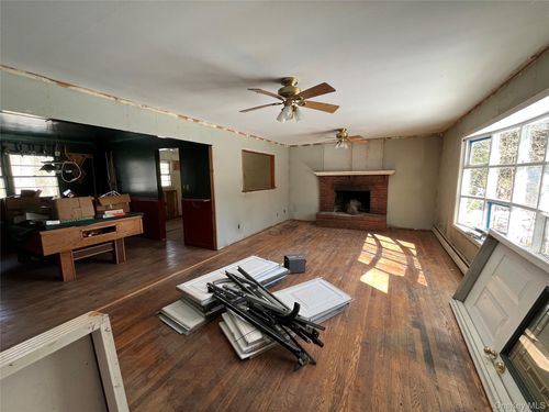 802 Tooker Ave, West Babylon, NY, 11704-5044 | Card Image