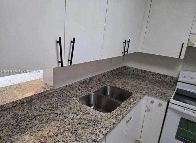 APT-206 - 5755 W 20 Th Ave, Condo with 2 bedrooms, 2 bathrooms and null parking in Hialeah FL | Image 25