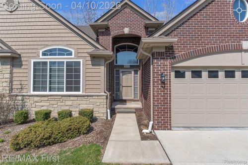 30232 Berghway Trl, Warren, MI, 48092-6330 | Card Image