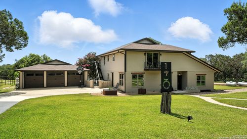 130 Oak Ridge Dr, New Braunfels, TX, 78132-3004 | Card Image