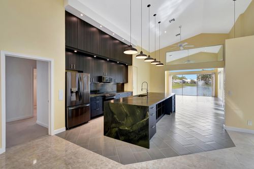 11922 Fountainside Cir, Boynton Beach, FL, 33437-4924 | Card Image