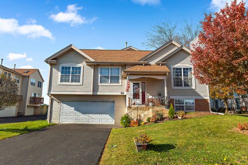 1352 Fox Hound Trl, Beecher, IL, 60401-5104 | Card Image