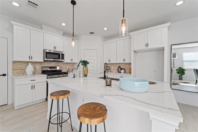 9023 Comal St, House other with 3 bedrooms, 3 bathrooms and 1 parking in Houston TX | Image 10