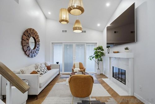 75-7223 Camino Degrazia, San Diego, CA, 92111-7802 | Card Image