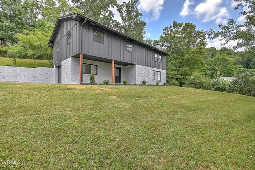 1091 Long Crescent Dr, Bristol, VA, 24201-3502 | Card Image