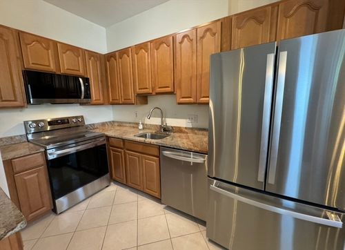 apt-3-600 Washington St, Wellesley, MA, 02482-6403 | Card Image