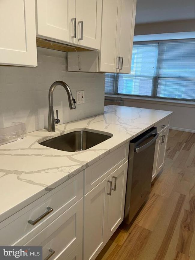 APT-708 - 1810 Rittenhouse Sq, Condo with 2 bedrooms, 1 bathrooms and null parking in PHILADELPHIA PA | Image 9